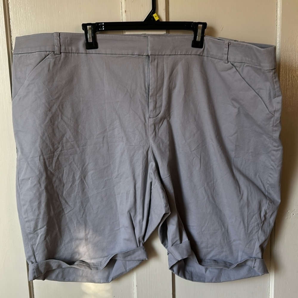 NWT Lane Bryant Grey Bermuda Short size 28